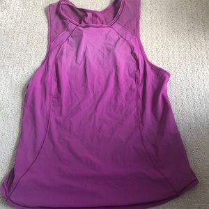 lululemon tank!